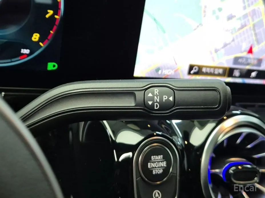 Фото 9 - Mercedes-Benz GLA-Class