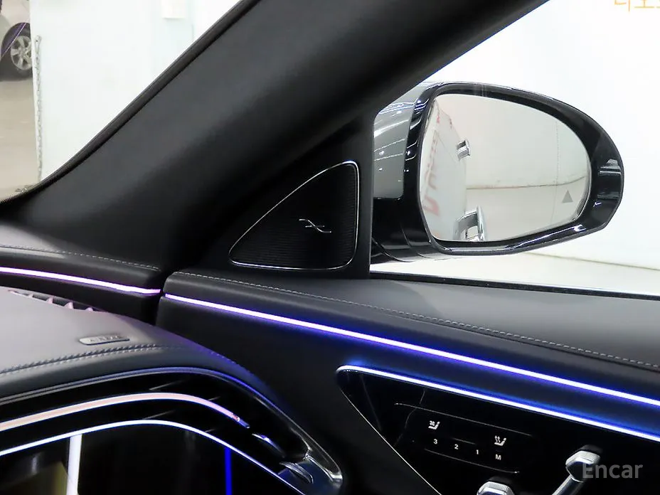 Фото 16 - Mercedes-Benz E-Class