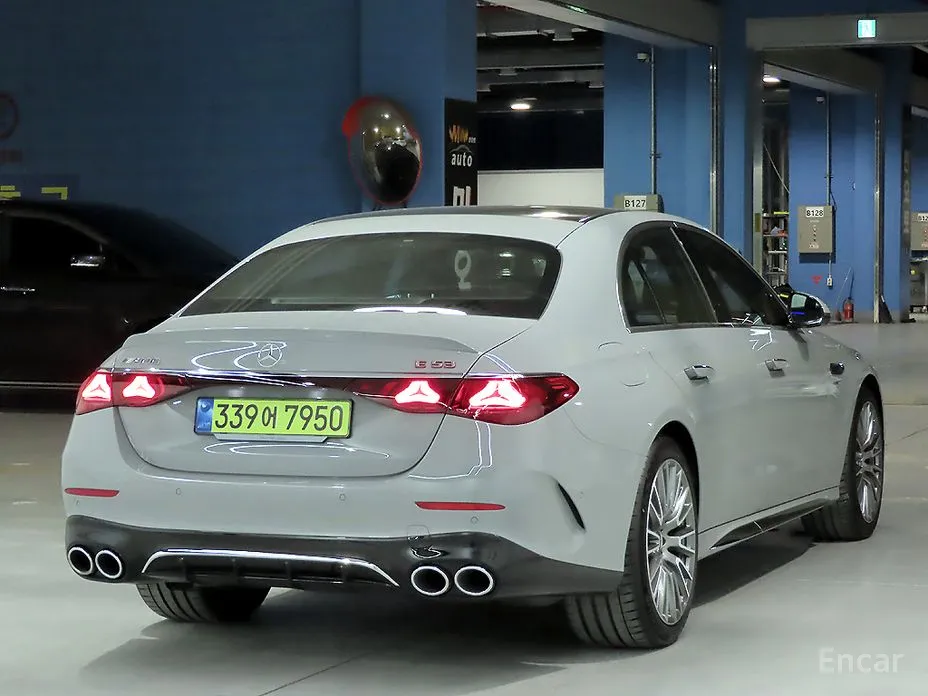 Фото 4 - Mercedes-Benz E-Class