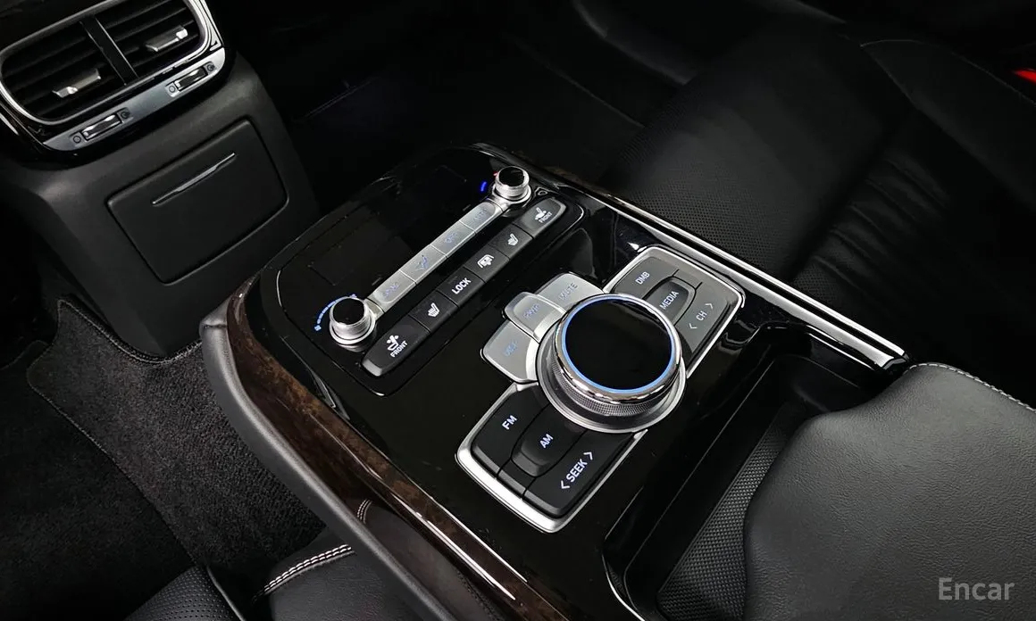 Фото 18 - Genesis G90