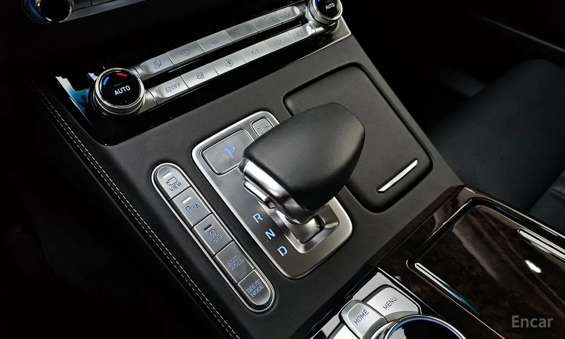 Фото 9 - Genesis G90