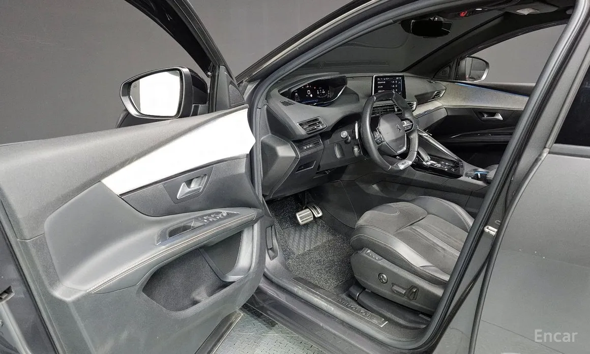 Фото 10 - Peugeot 5008