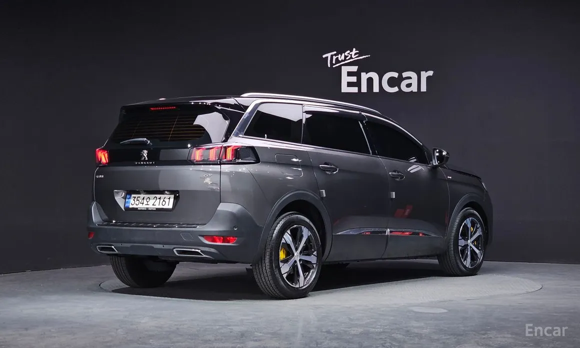 Фото 2 - Peugeot 5008