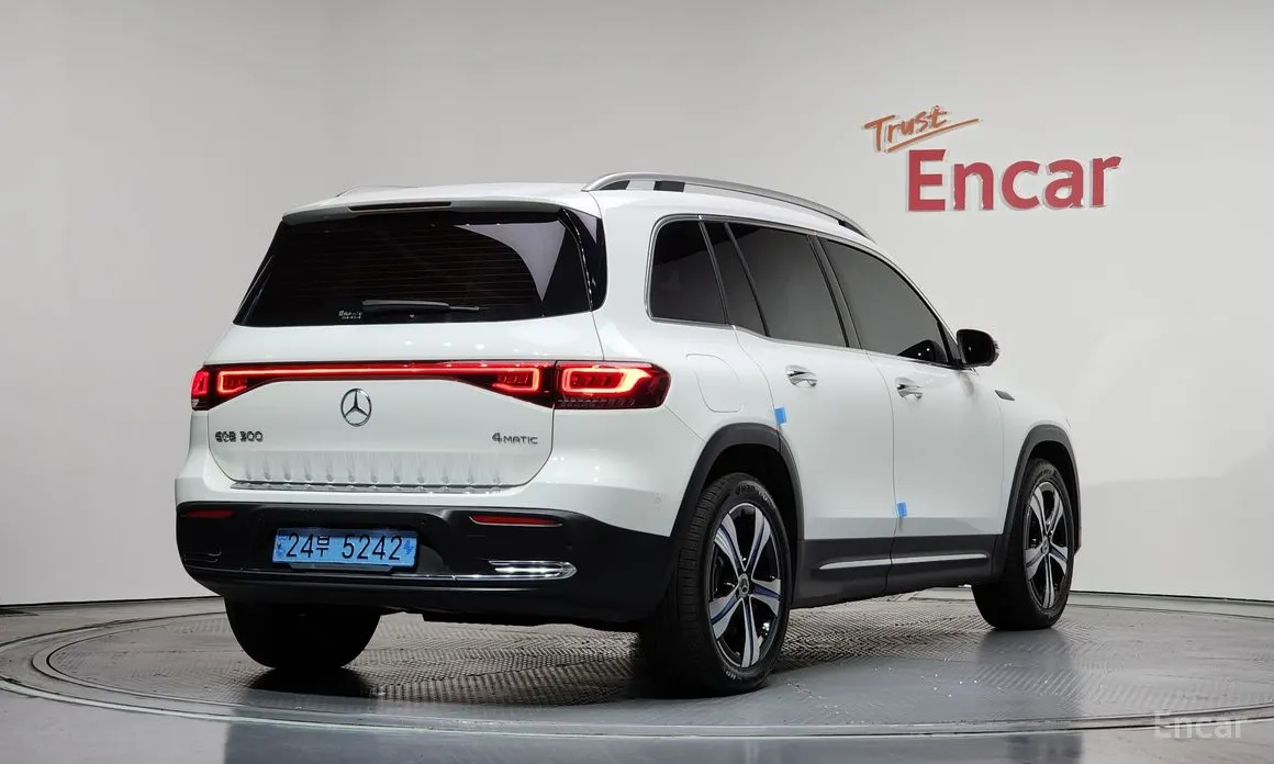 Фото 2 - Mercedes-Benz EQB