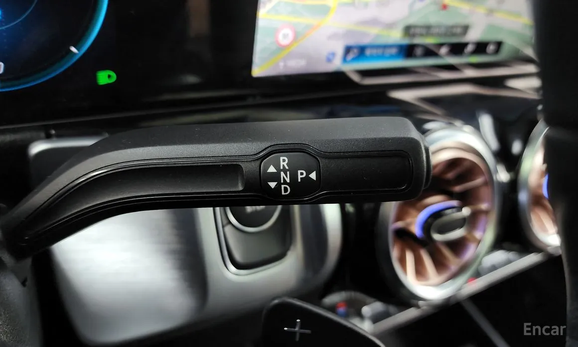 Фото 9 - Mercedes-Benz EQB