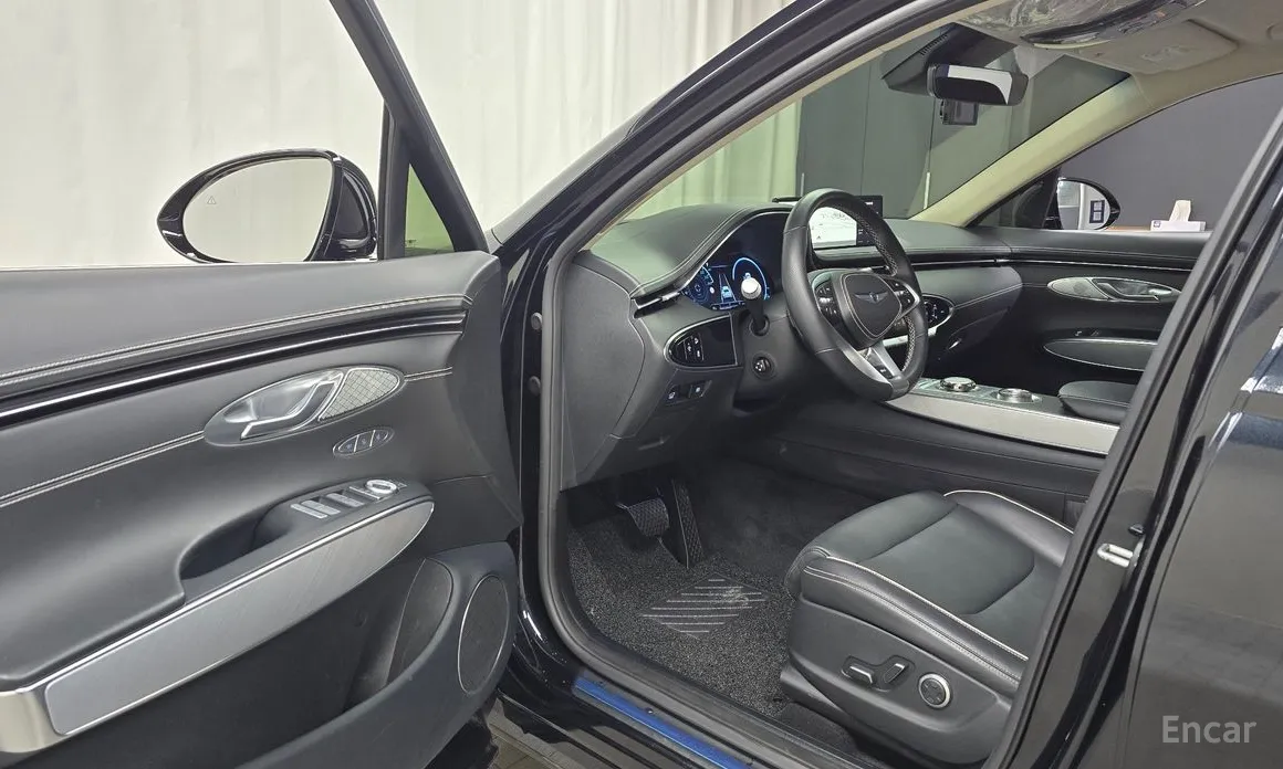 Фото 10 - Genesis GV70