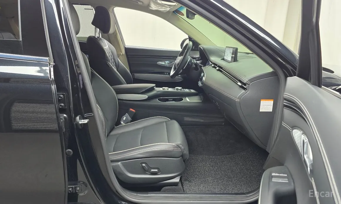 Фото 11 - Genesis GV70