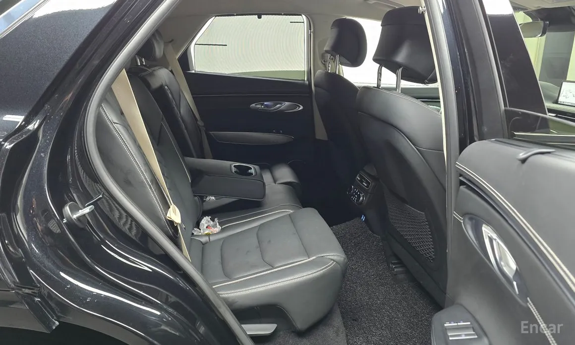 Фото 12 - Genesis GV70