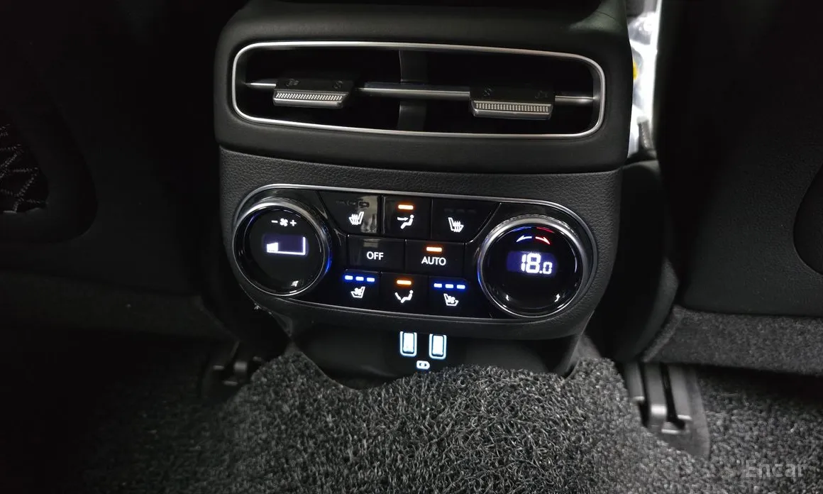 Фото 19 - Genesis GV70