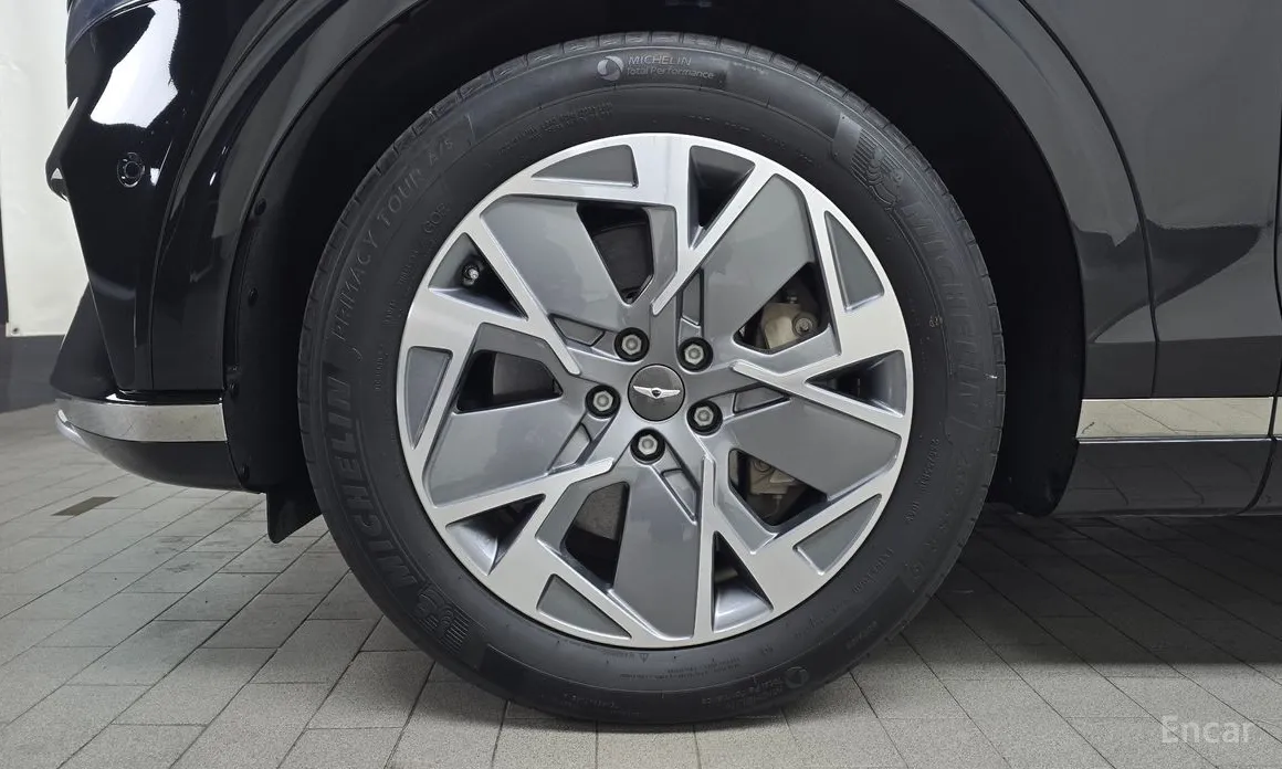 Фото 5 - Genesis GV70