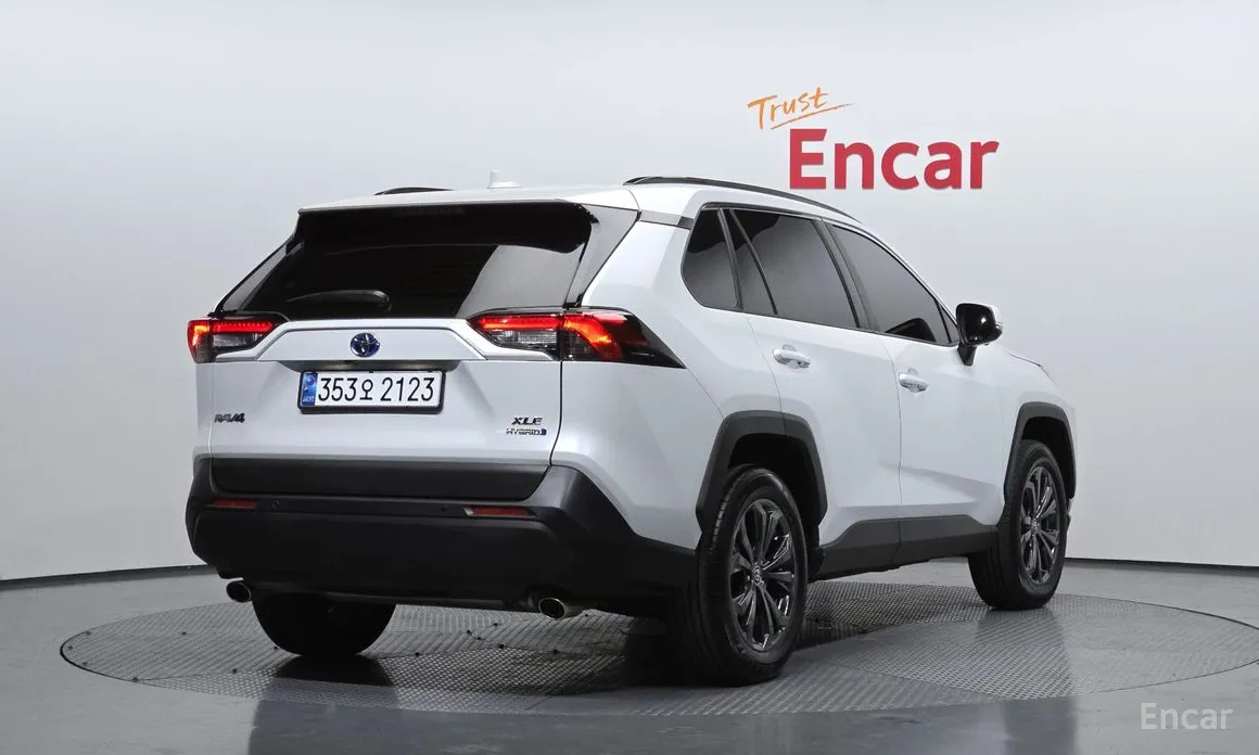 Фото 2 - Toyota RAV4