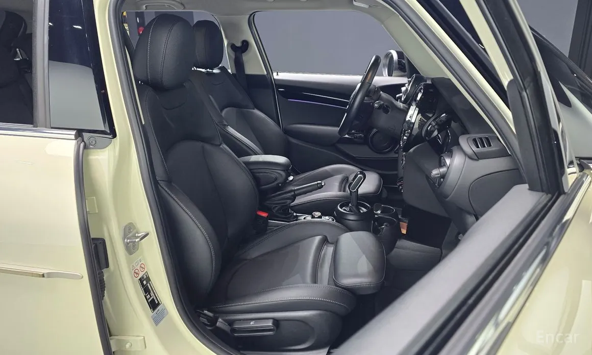 Фото 10 - Mini Cooper