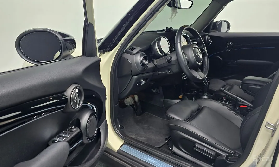 Фото 11 - Mini Cooper