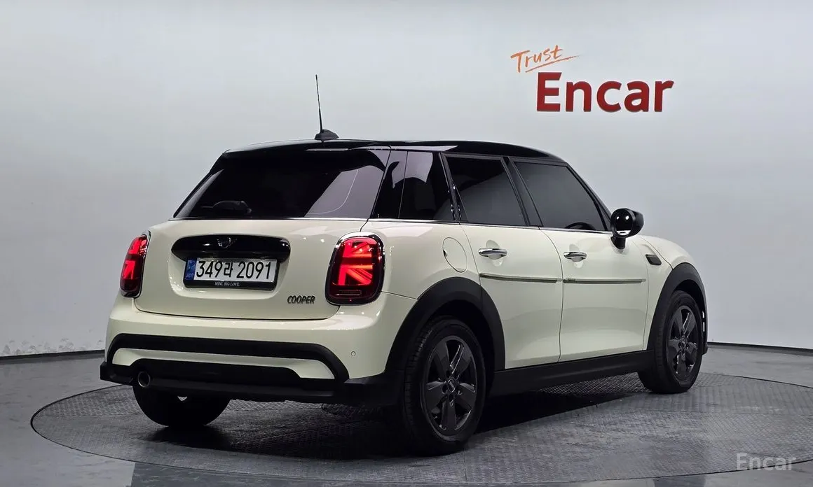 Фото 2 - Mini Cooper