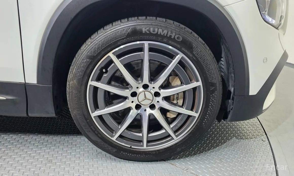 Mercedes-Benz GLB-Class 2020 AMG GLB35 4MATIC