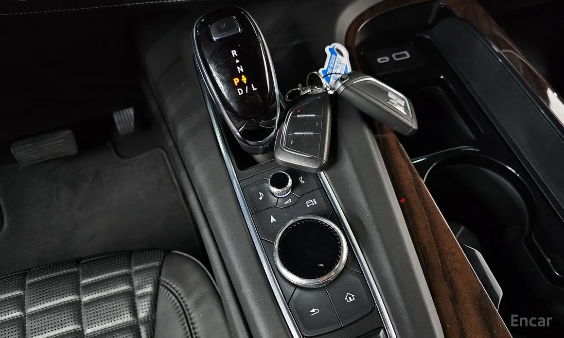 Фото 9 - Cadillac Escalade