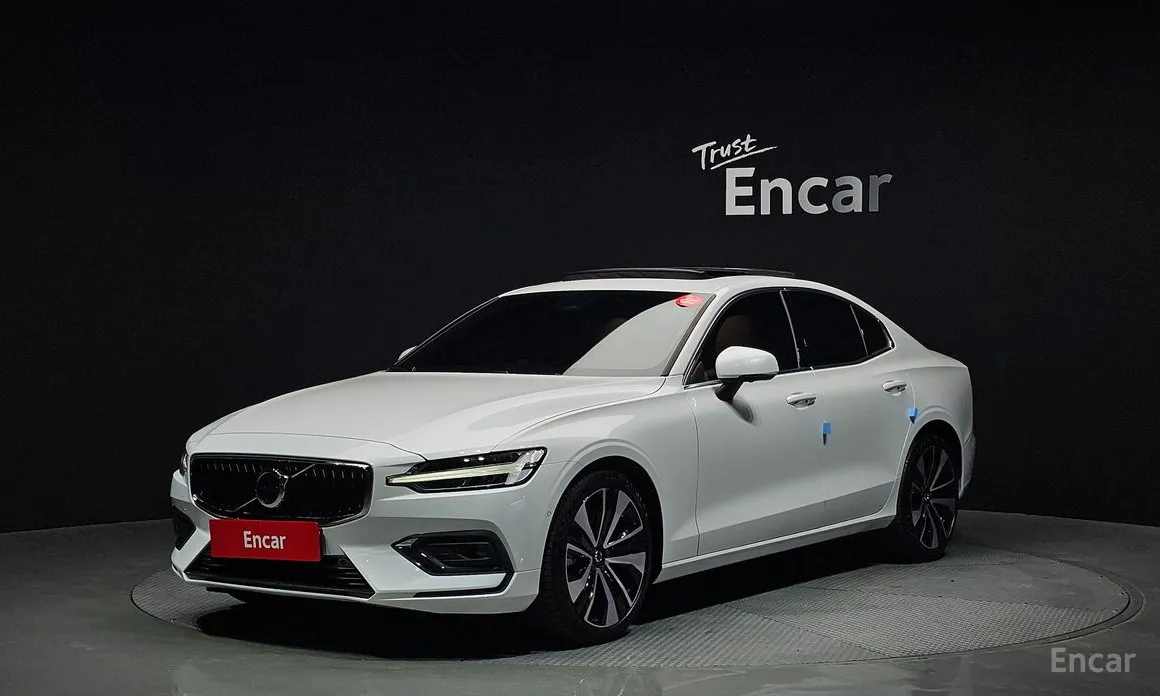 Фото 1 - Volvo S60