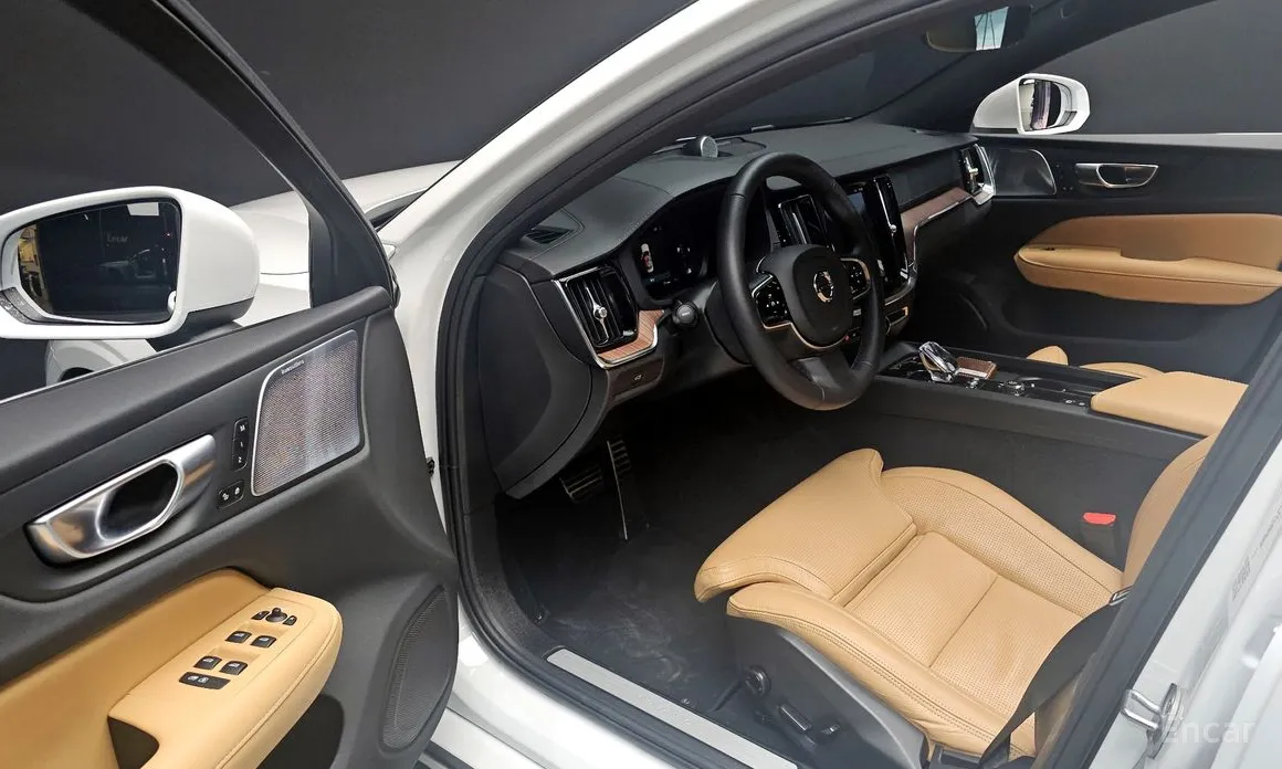 Фото 10 - Volvo S60