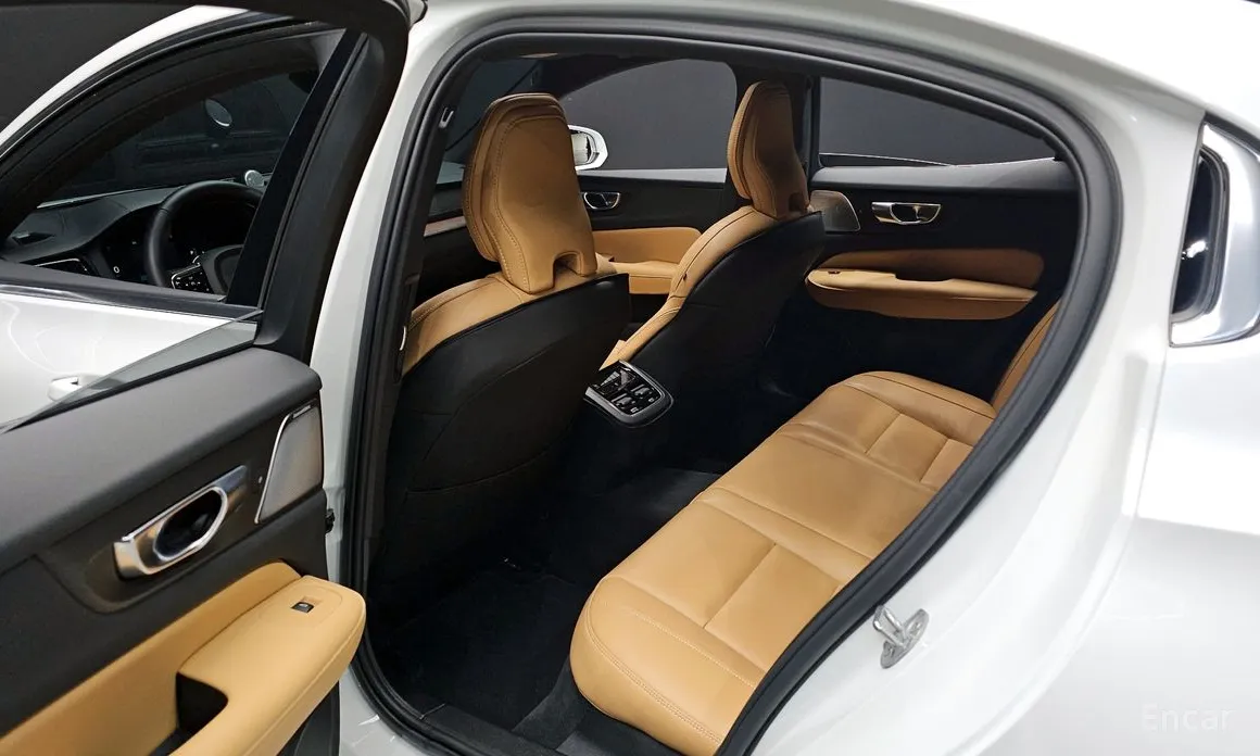 Фото 11 - Volvo S60