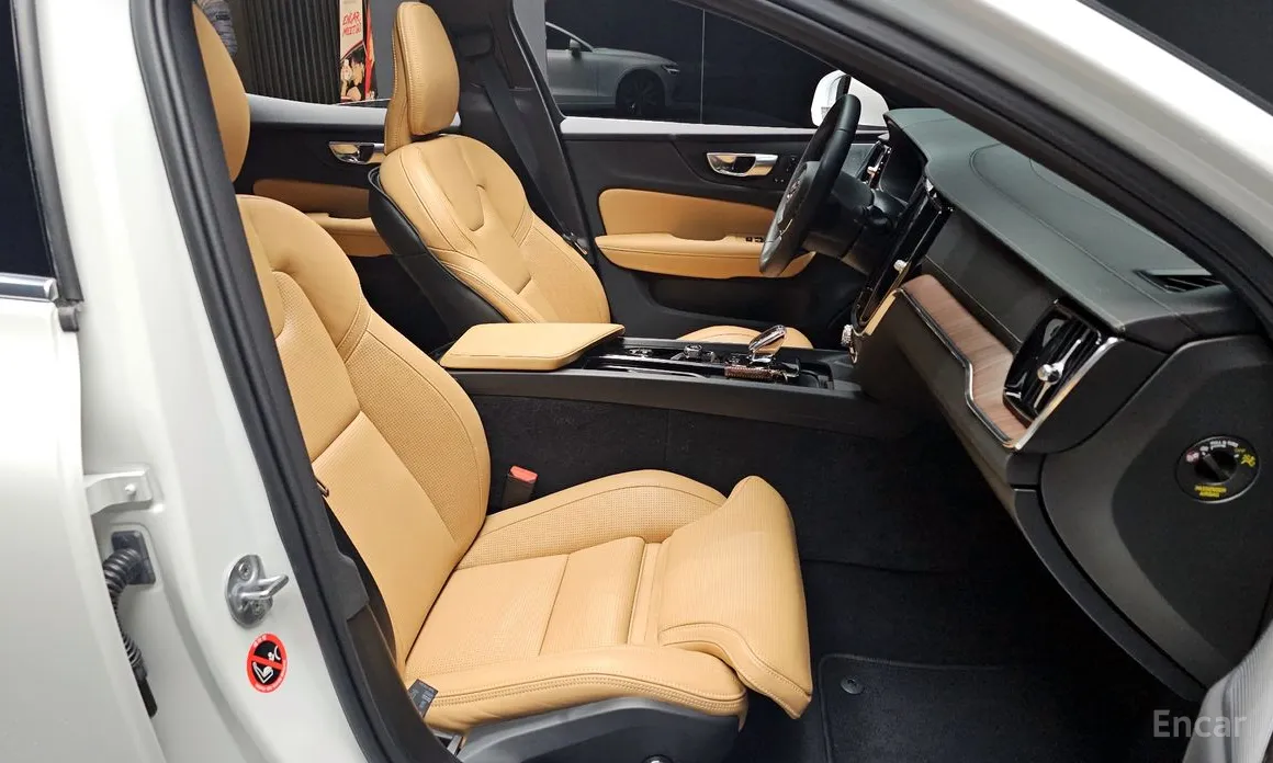 Фото 12 - Volvo S60