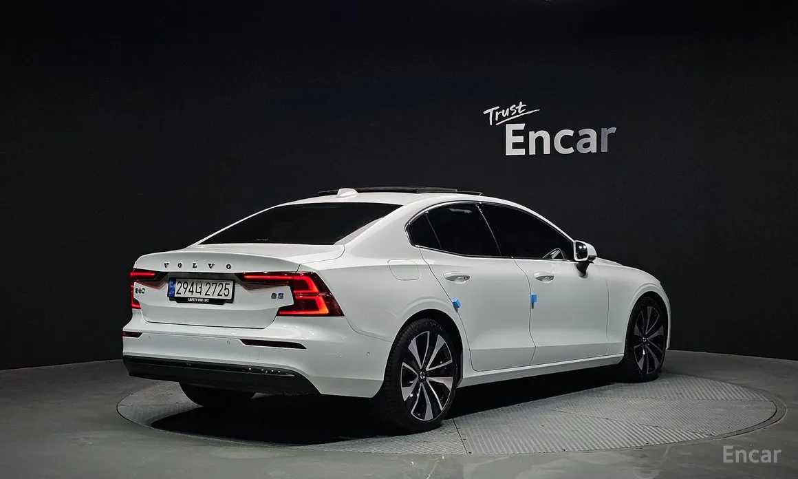 Фото 2 - Volvo S60