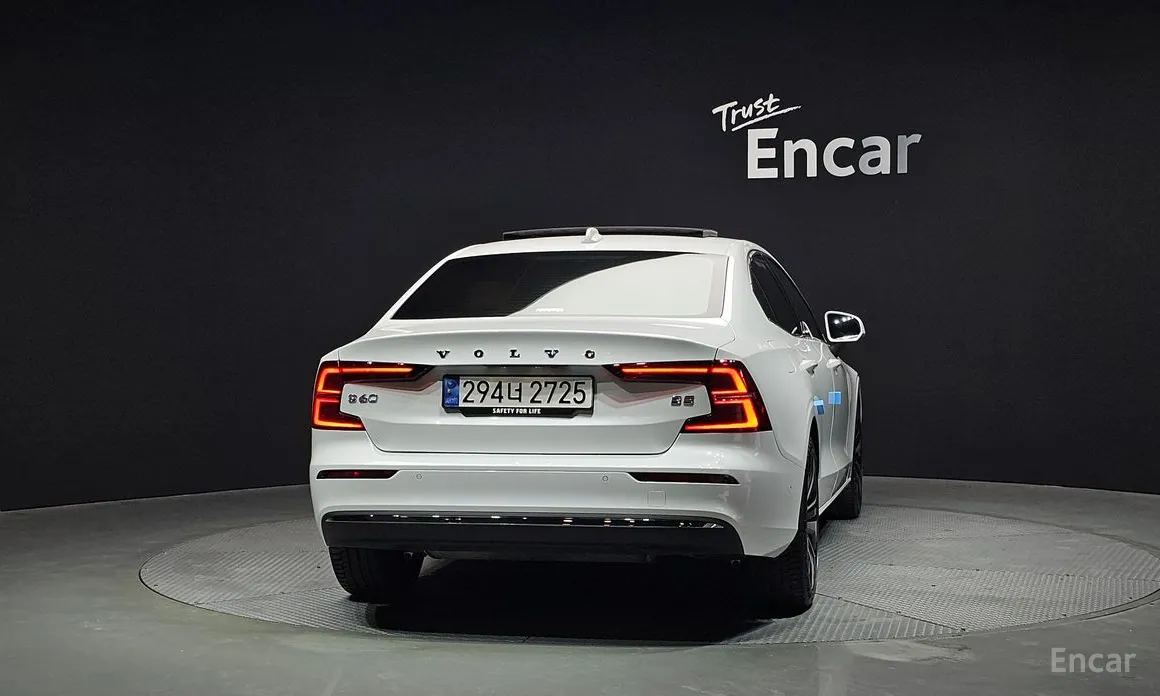 Фото 4 - Volvo S60