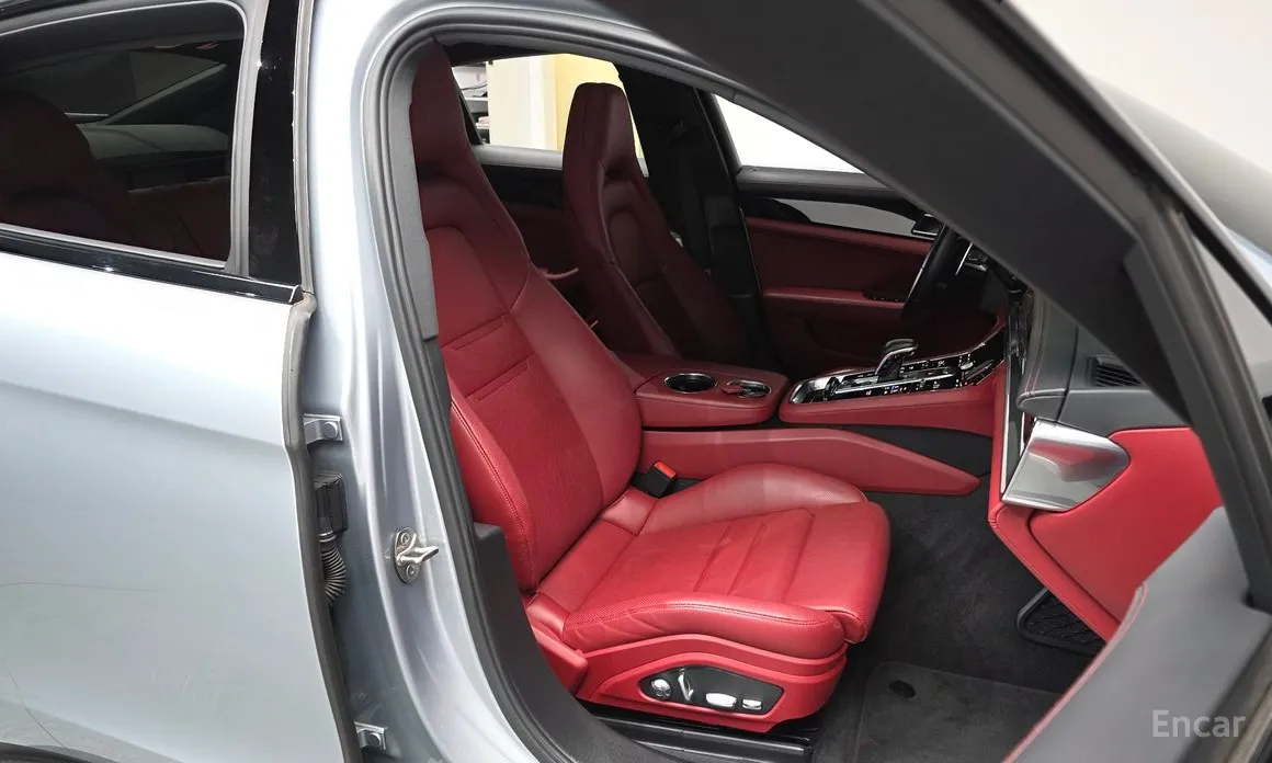 Фото 12 - Porsche Panamera