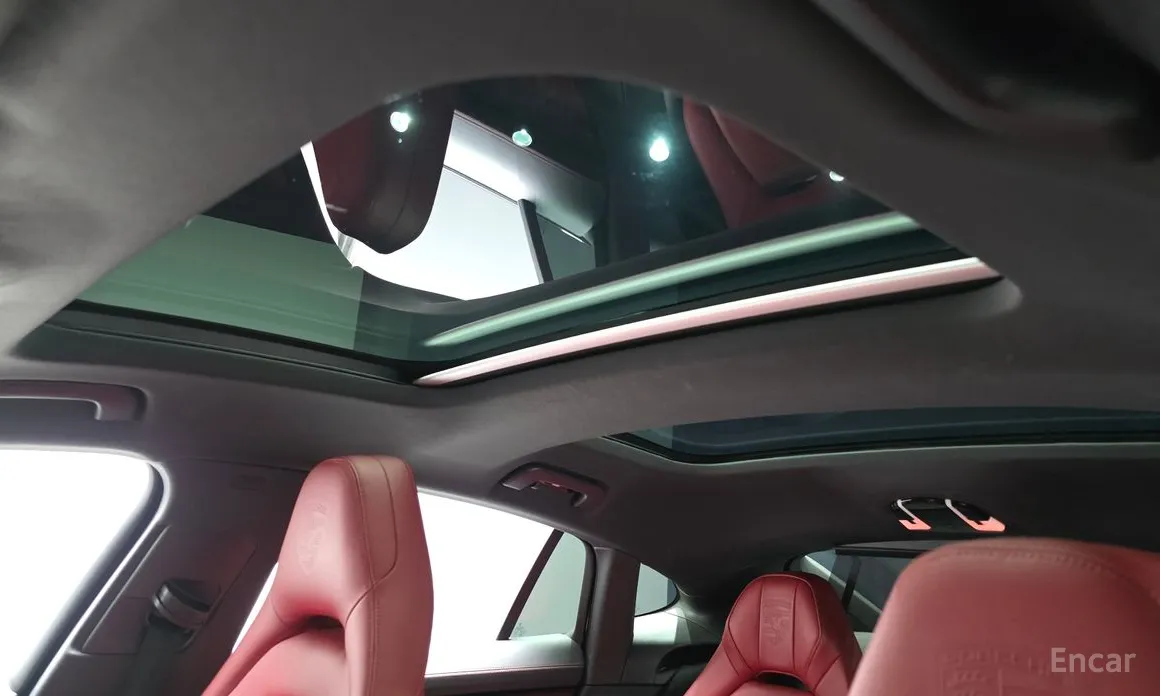 Фото 19 - Porsche Panamera