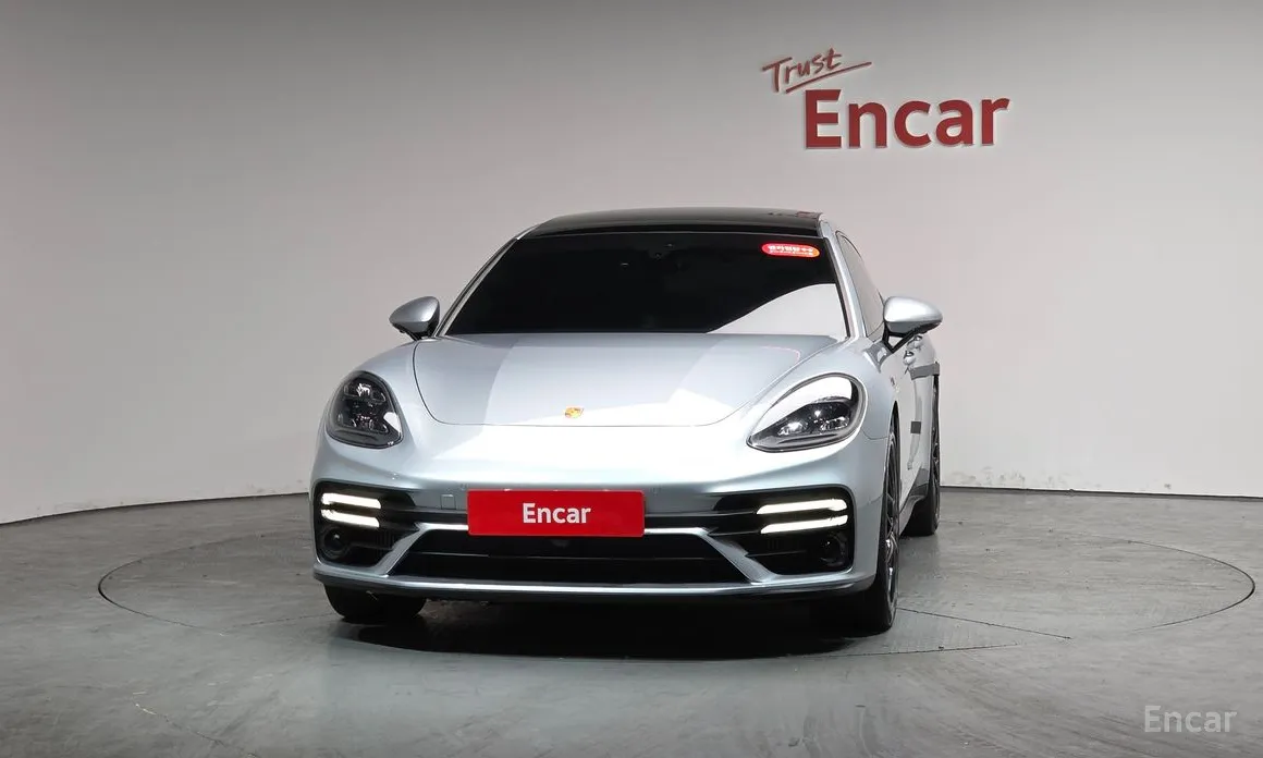 Фото 3 - Porsche Panamera