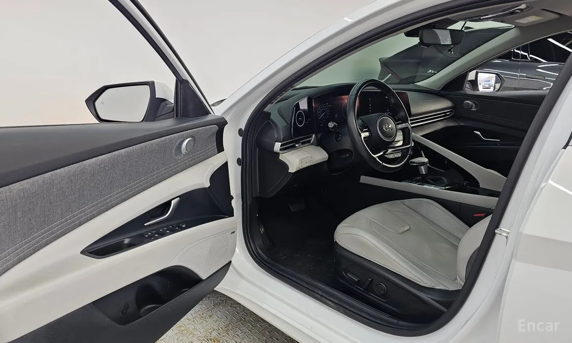 Фото 10 - Hyundai Avante