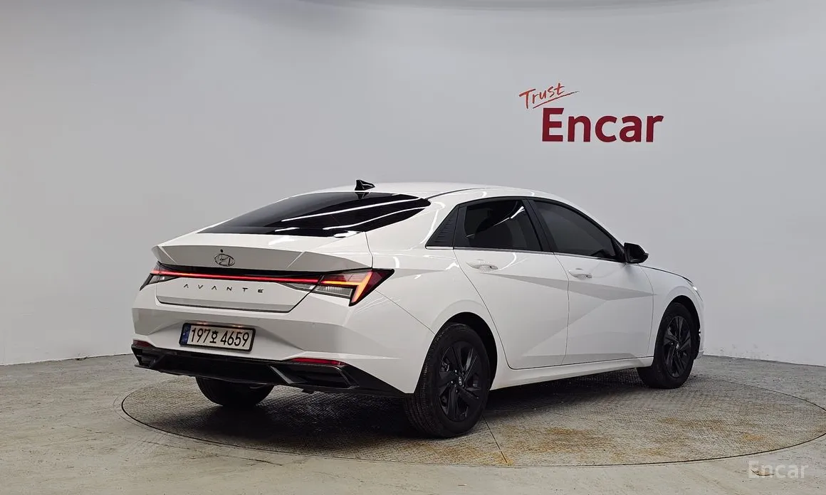 Фото 2 - Hyundai Avante