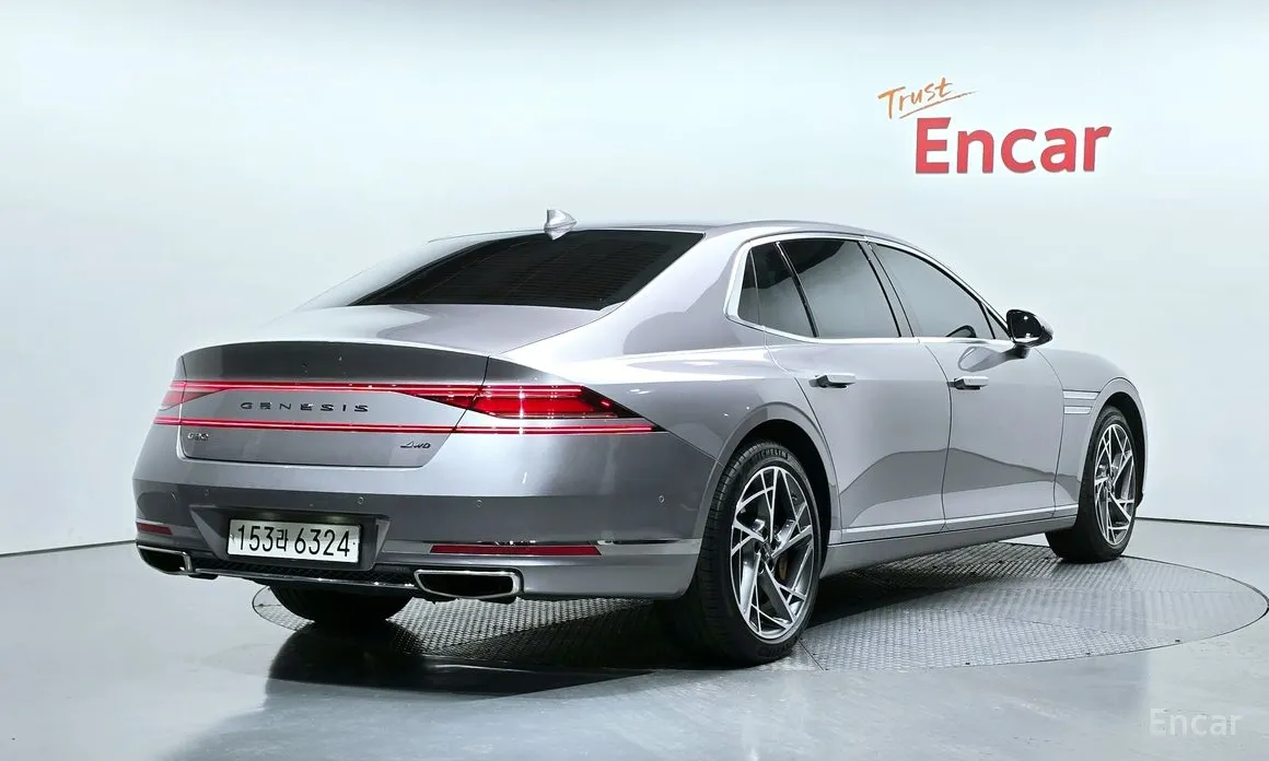 Фото 2 - Genesis G90