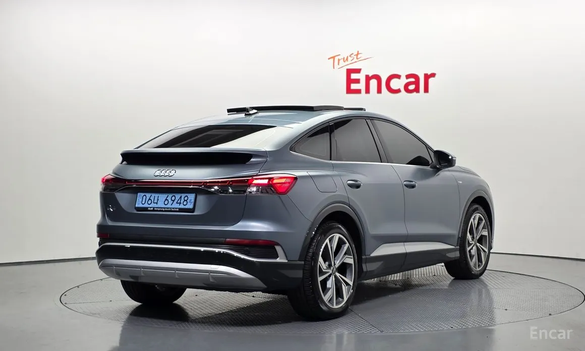 Фото 2 - Audi Q4 e-tron