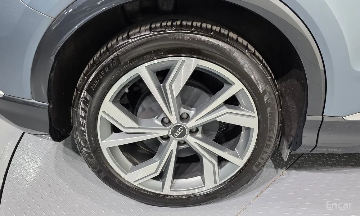 Фото 5 - Audi Q4 e-tron