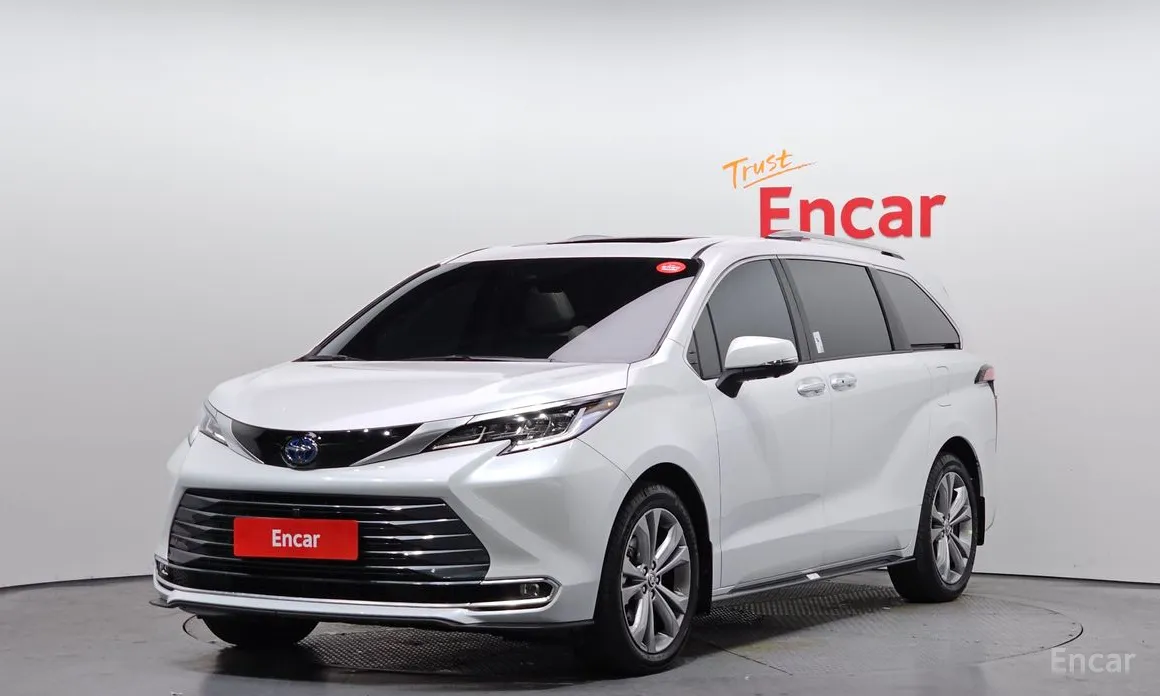 Photo 1 - Toyota Sienna