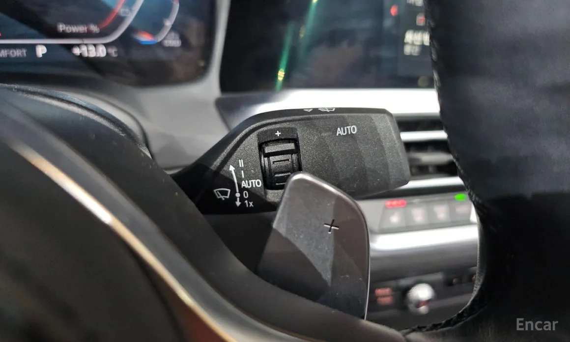 Photo 16 - BMW 3 Series