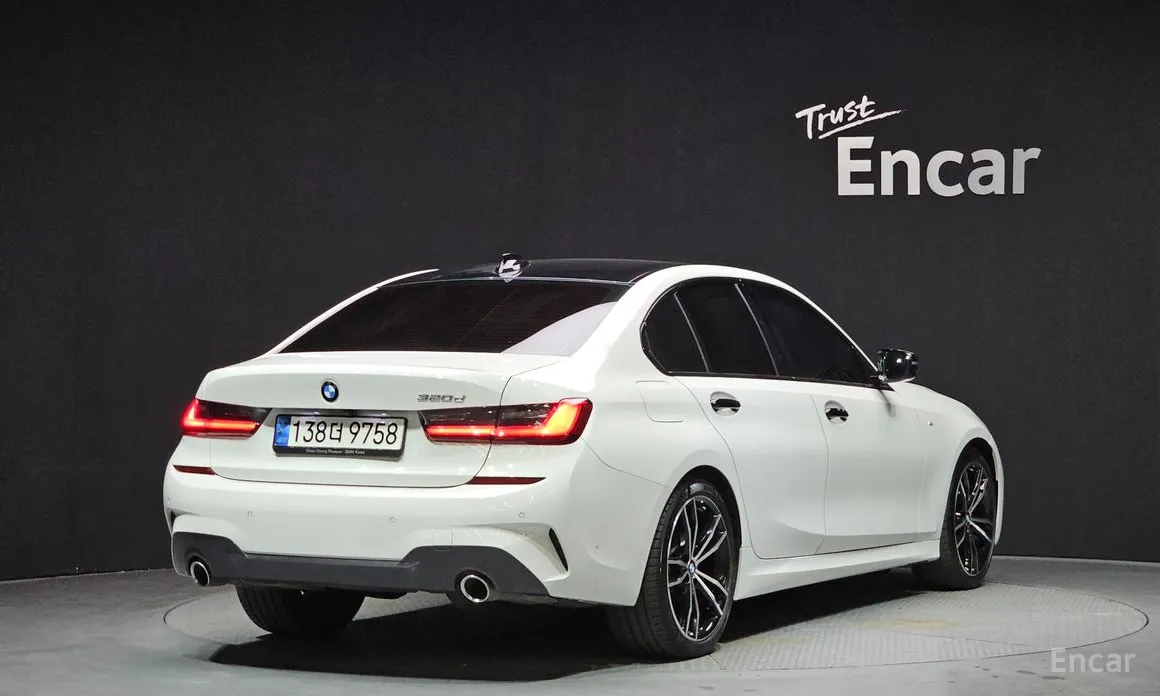 Photo 2 - BMW 3 Series