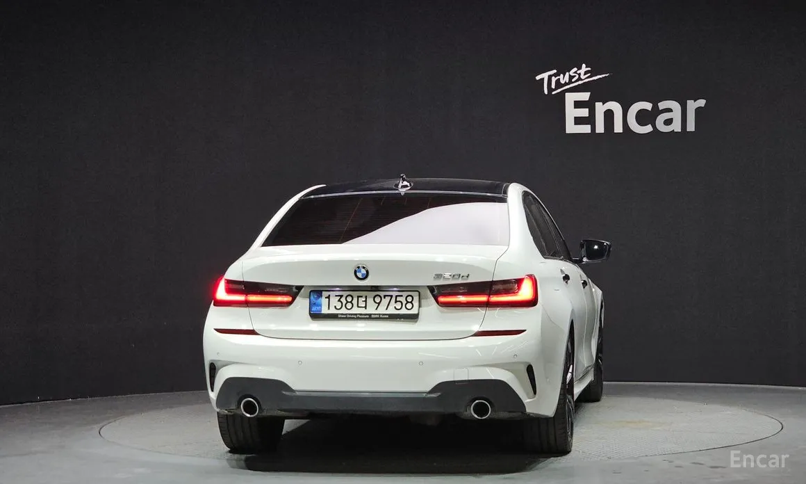 Photo 4 - BMW 3 Series