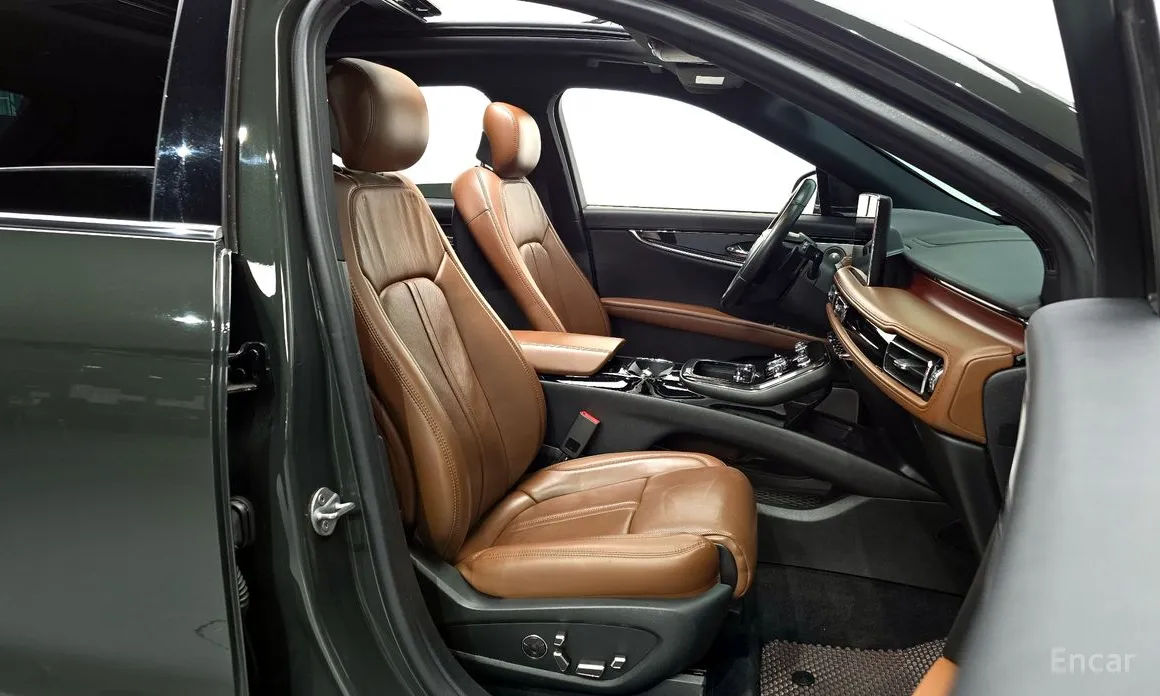 Photo 10 - Lincoln Nautilus