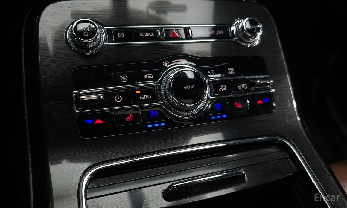 Photo 17 - Lincoln Nautilus