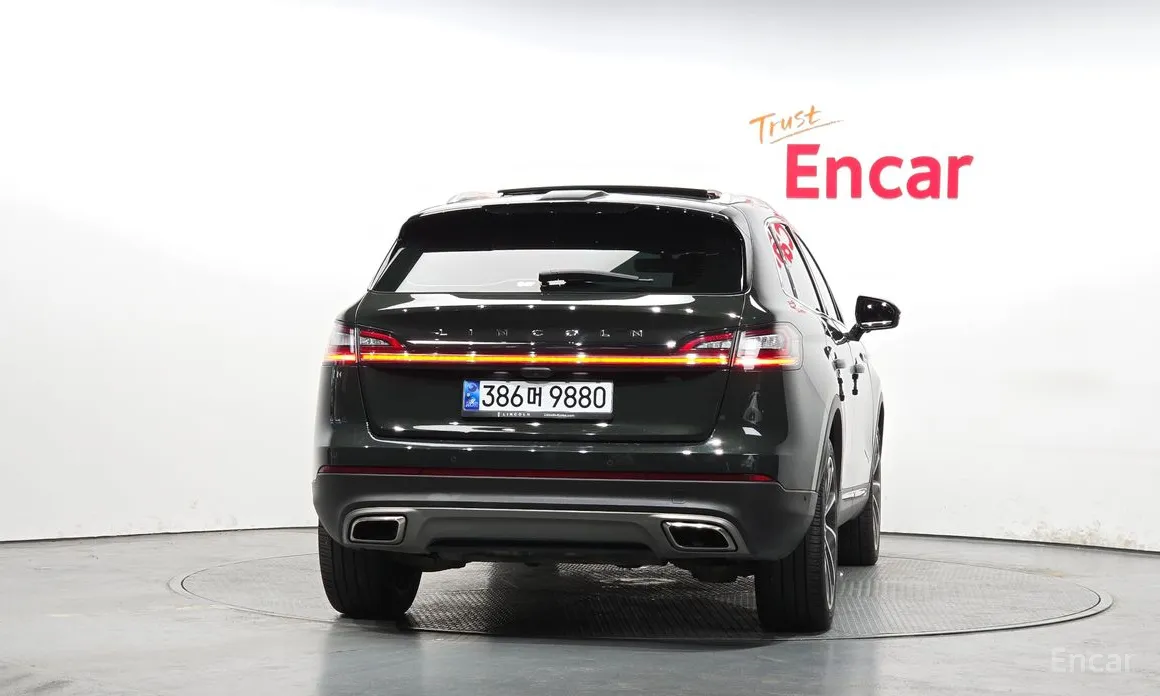 Photo 4 - Lincoln Nautilus