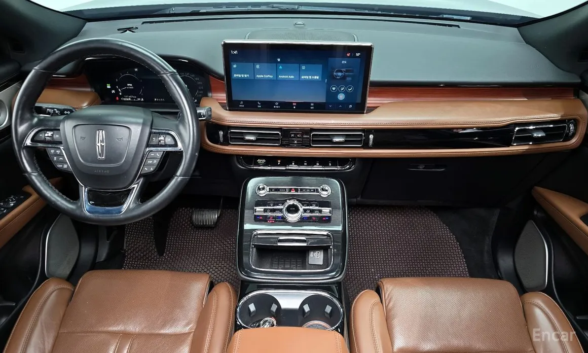 Photo 7 - Lincoln Nautilus