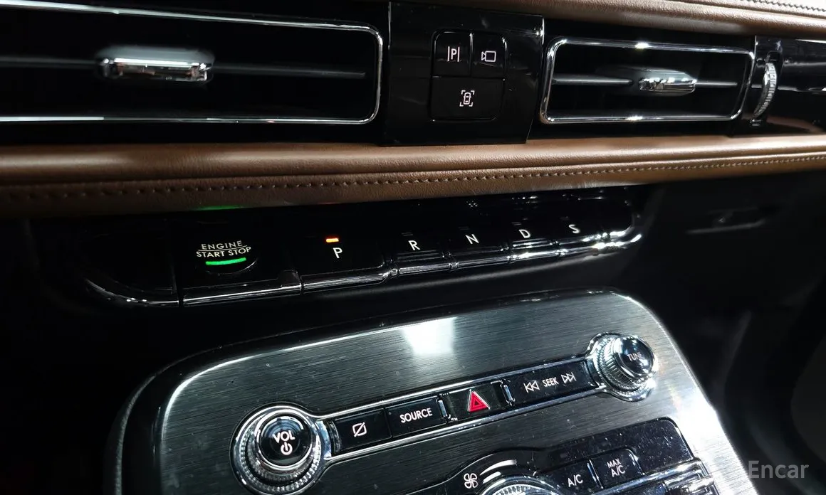 Photo 9 - Lincoln Nautilus