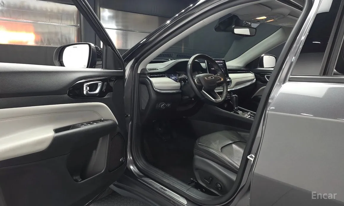 Фото 10 - Jeep Compass