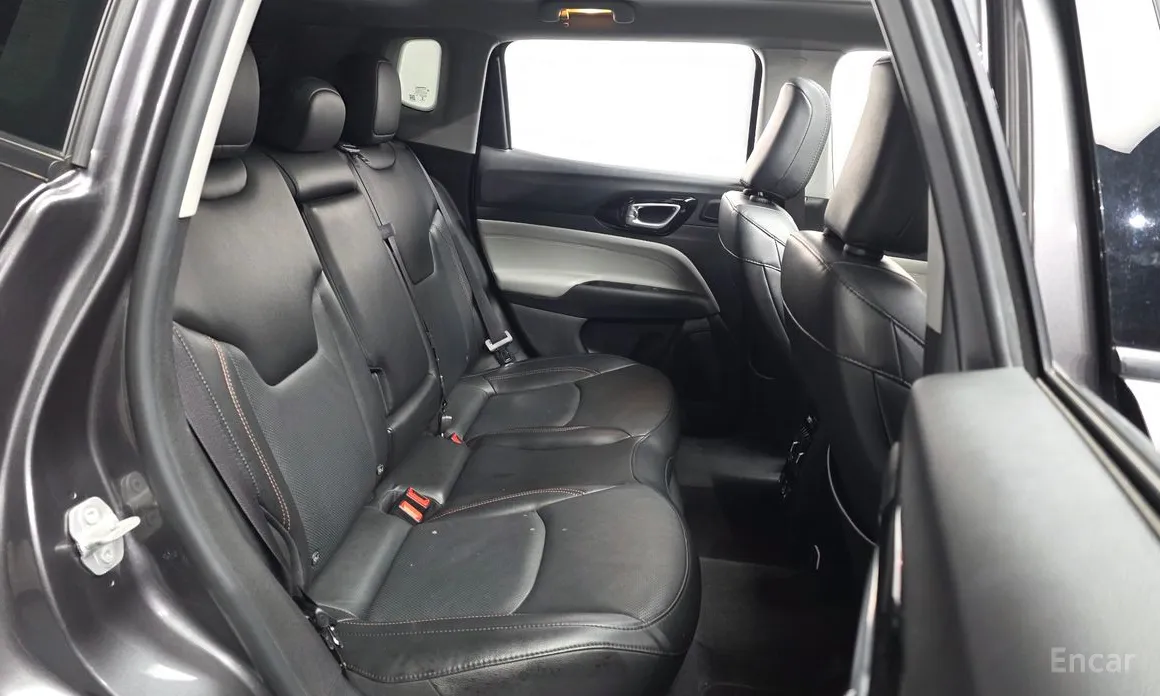 Фото 12 - Jeep Compass