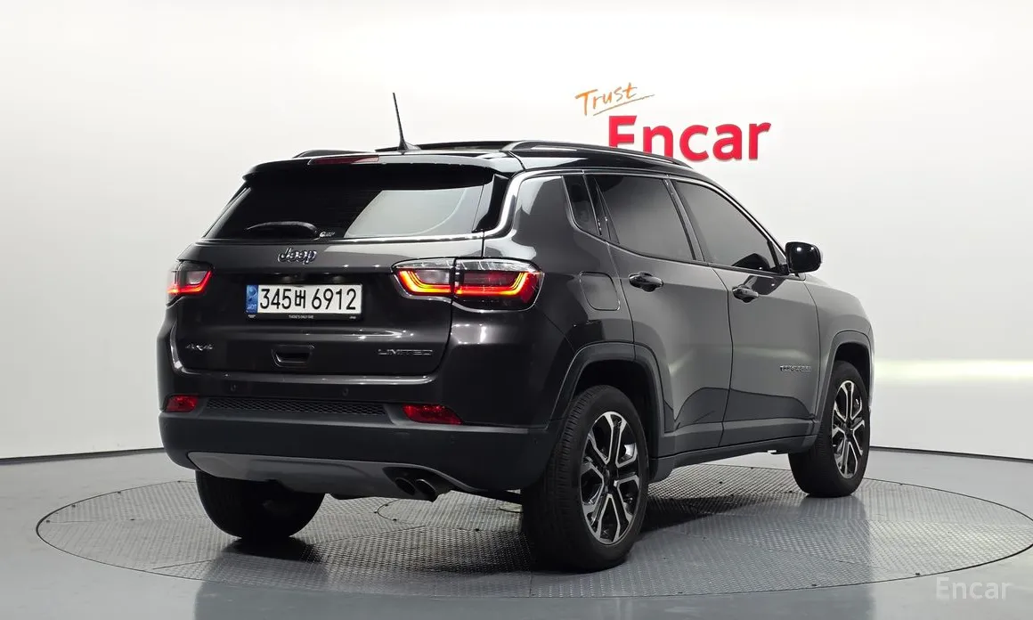 Фото 2 - Jeep Compass