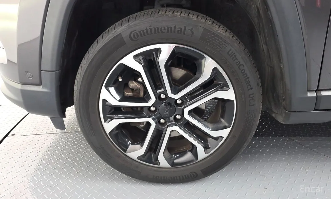 Фото 5 - Jeep Compass