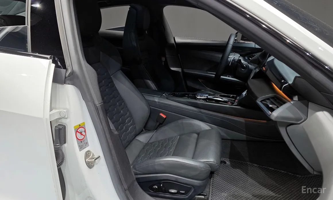 Фото 11 - Audi e-tron GT