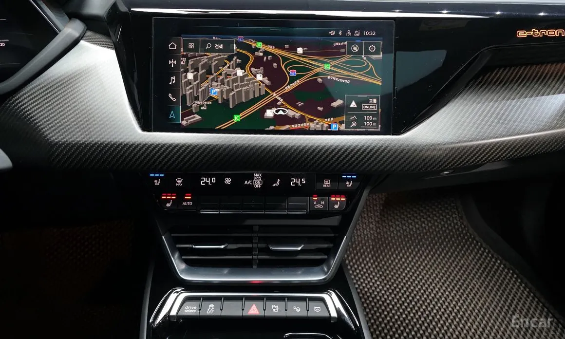 Фото 14 - Audi e-tron GT