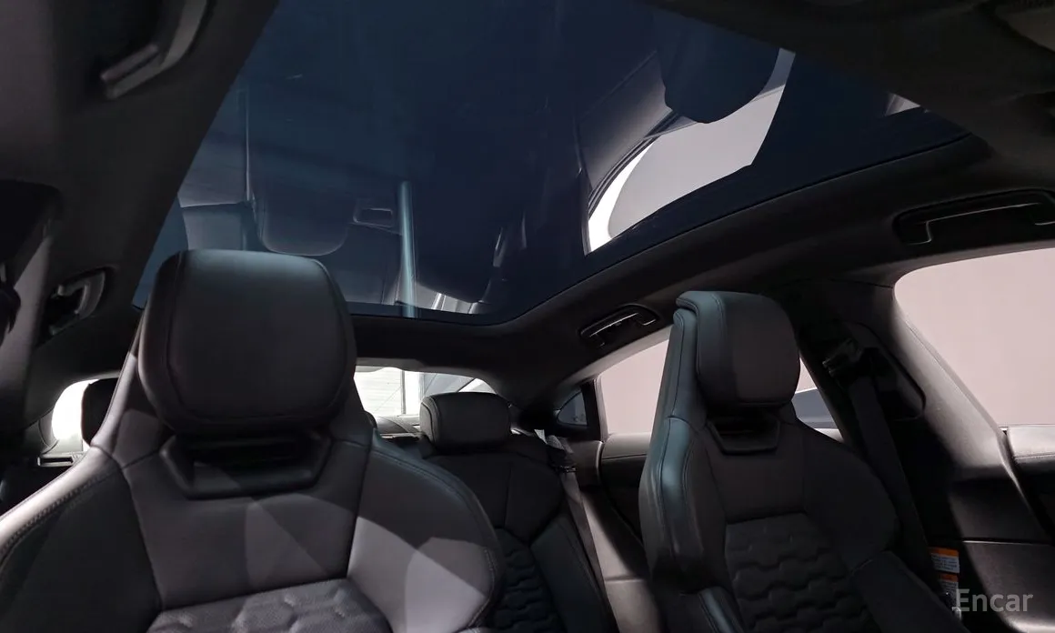 Фото 19 - Audi e-tron GT